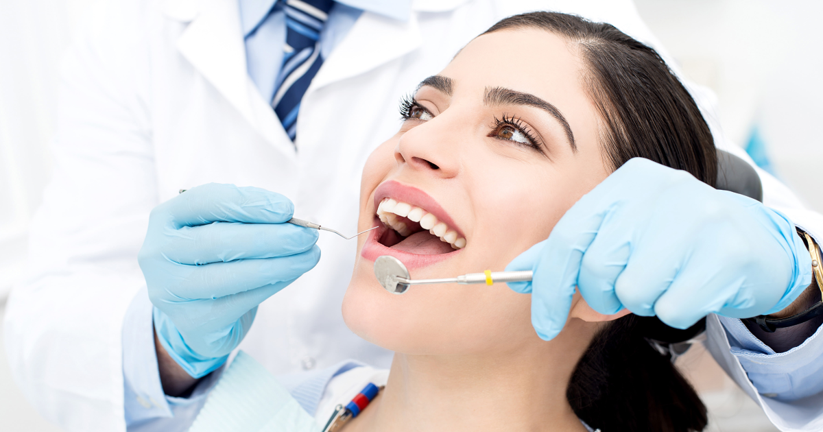 Patient receiving emergency dental care from a dentist at a Melbourne, FL clinic